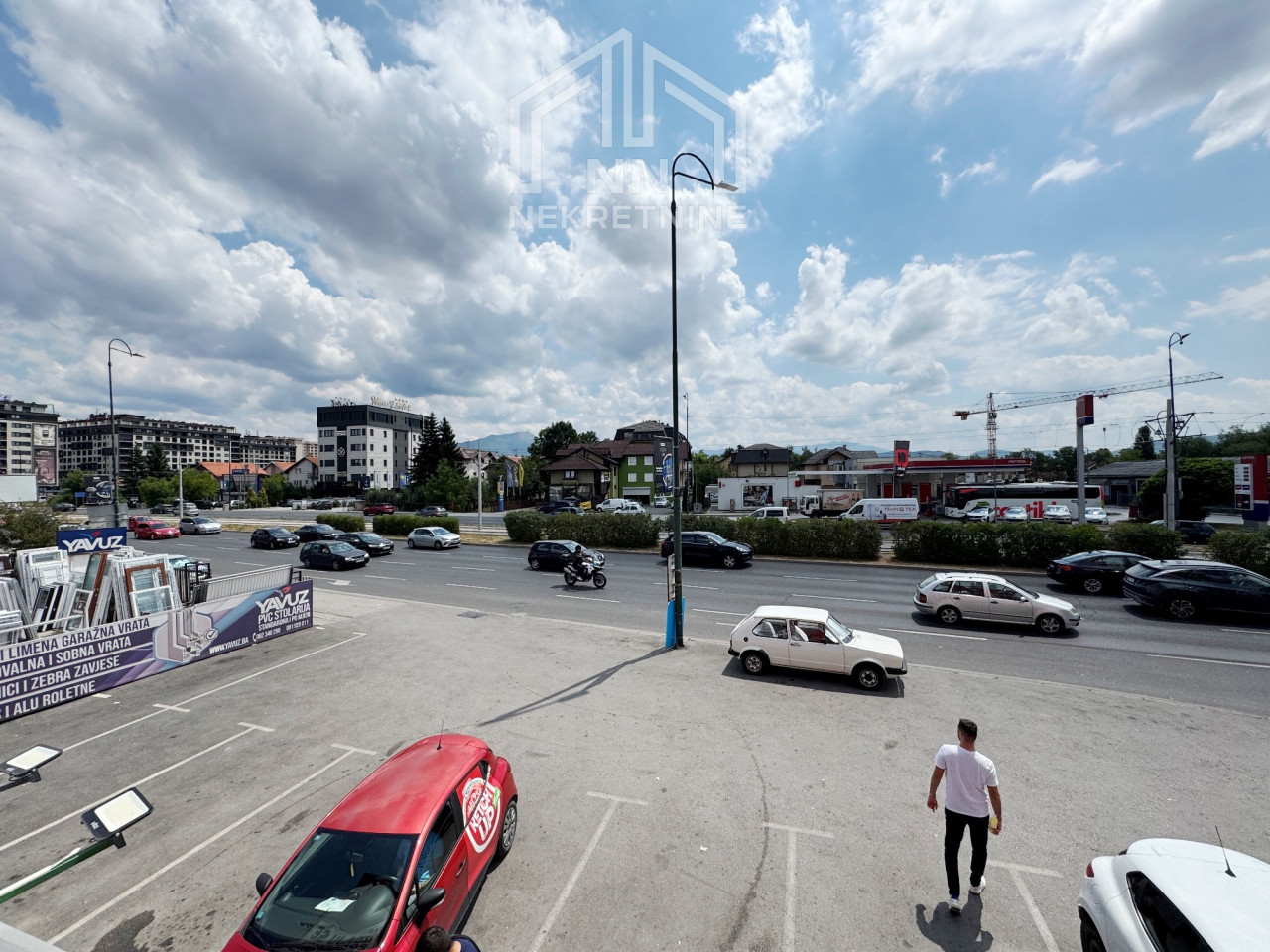 NN Nekretnine : Poslovni prostori 200-500m2 Stup 16