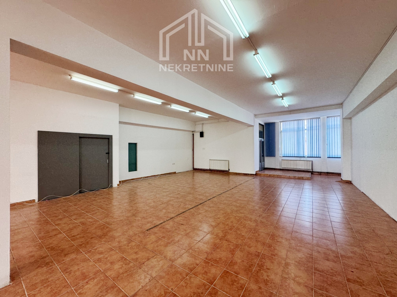 NN Nekretnine : Poslovni prostori 200-500m2 Stup 23