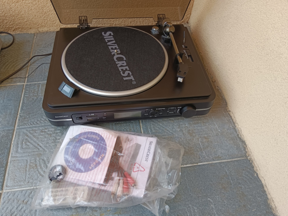 Gramofon Za Ploče Usb Sd Tuner Aux in
