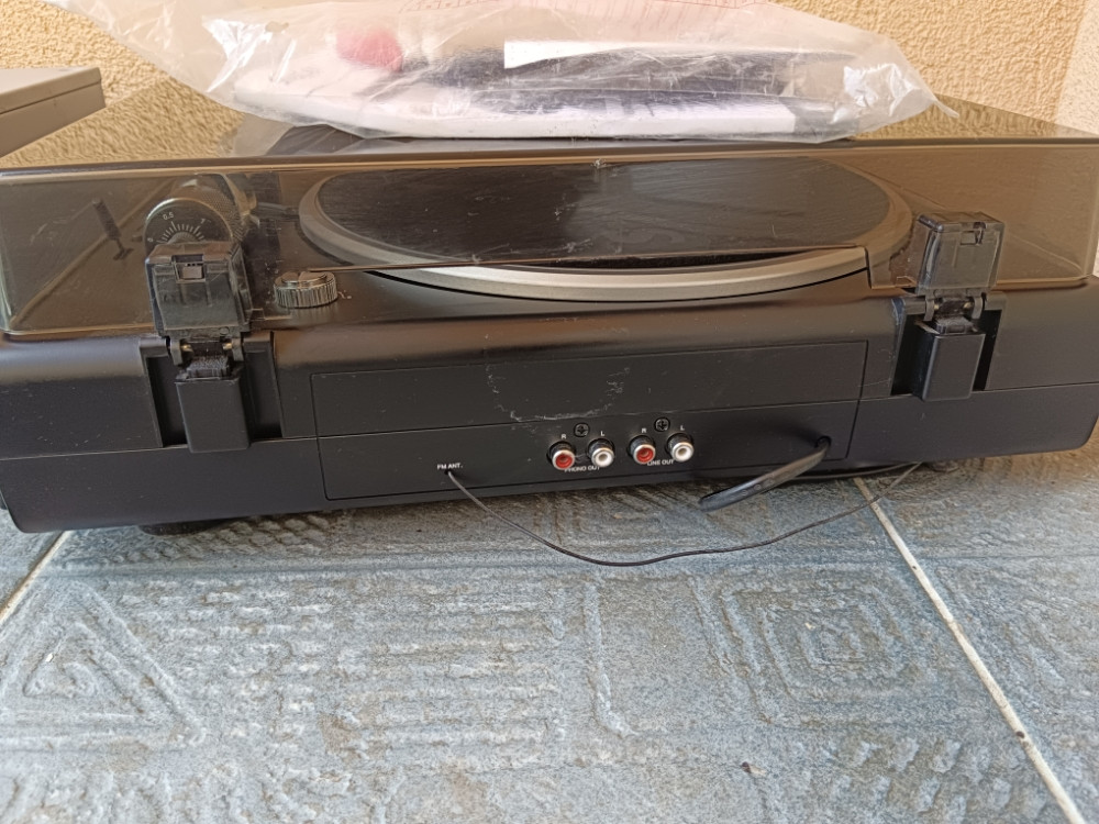 Gramofon Za Ploče Usb Sd Tuner Aux in