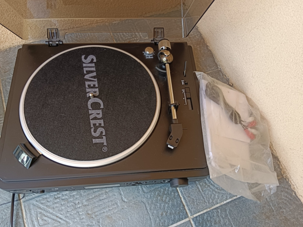 Gramofon Za Ploče Usb Sd Tuner Aux in