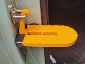 UNIVERZALNA AUTO STEPENICA ZA VRATA KROV