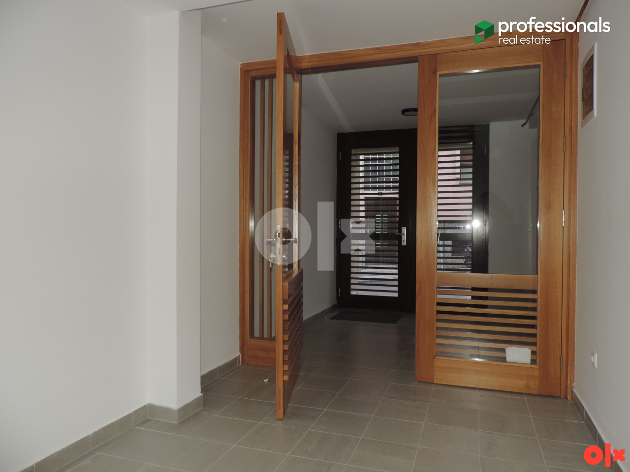 Dvoetažni stan sa garažom i baštom Stari Grad Sarajevo 149 m2 11