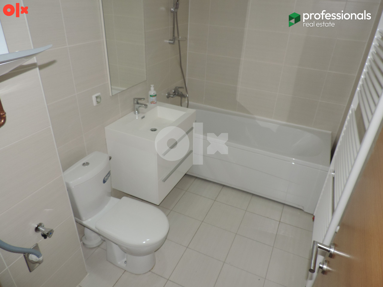 Dvoetažni stan sa garažom i baštom Stari Grad Sarajevo 149 m2 10