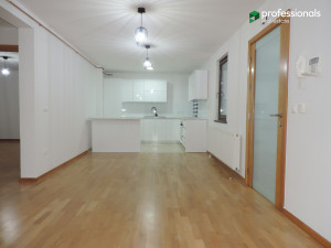 Dvoetažni stan sa garažom i baštom Stari Grad Sarajevo 149 m2