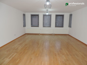 Dvoetažni stan sa garažom i baštom Stari Grad Sarajevo 149 m2 photo 4