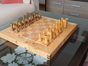Šah, šahovska garnitura, šahovski set (ručni rad)