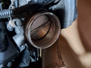 Klapna gasa bmw e46 e90 e 87 318i 105 kw 85 kw N42 N46 065689180