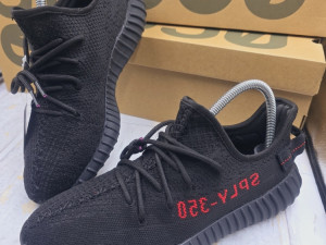PATIKE YEZZY ADIDAS BOOST