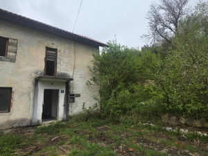 Zemljište i devastirani objekat u općini Hadžići photo 5