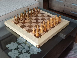 Šah, šahovska garnitura, šahovski set (ručni rad)