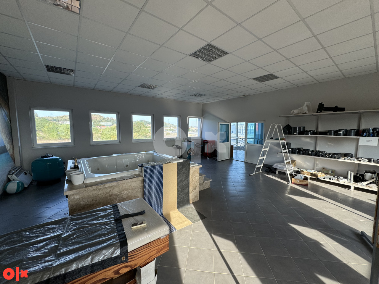 600m2 Hala sa skladistem i kancelarijama BL-Laktasi uz autoput 6