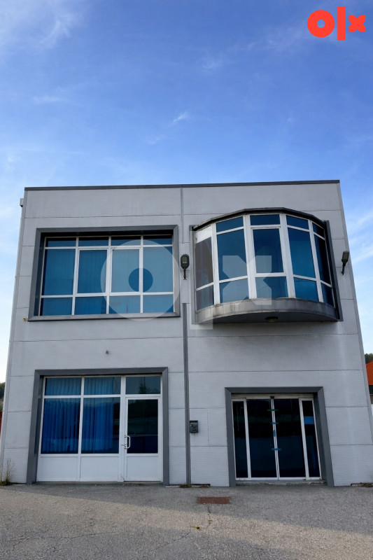 600m2 Hala sa skladistem i kancelarijama BL-Laktasi uz autoput 18