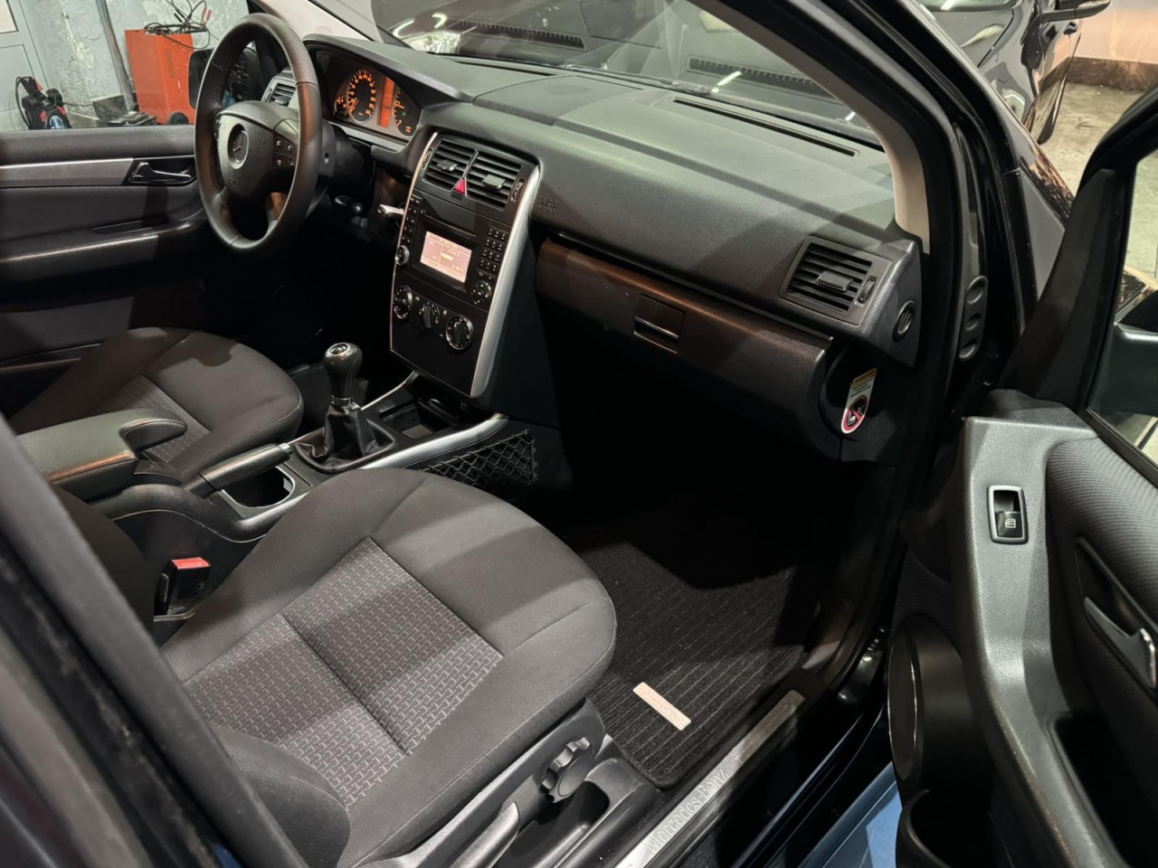 MERCEDES-BENZ B180 CDI, 2010 GODINA,REGISTROVAN