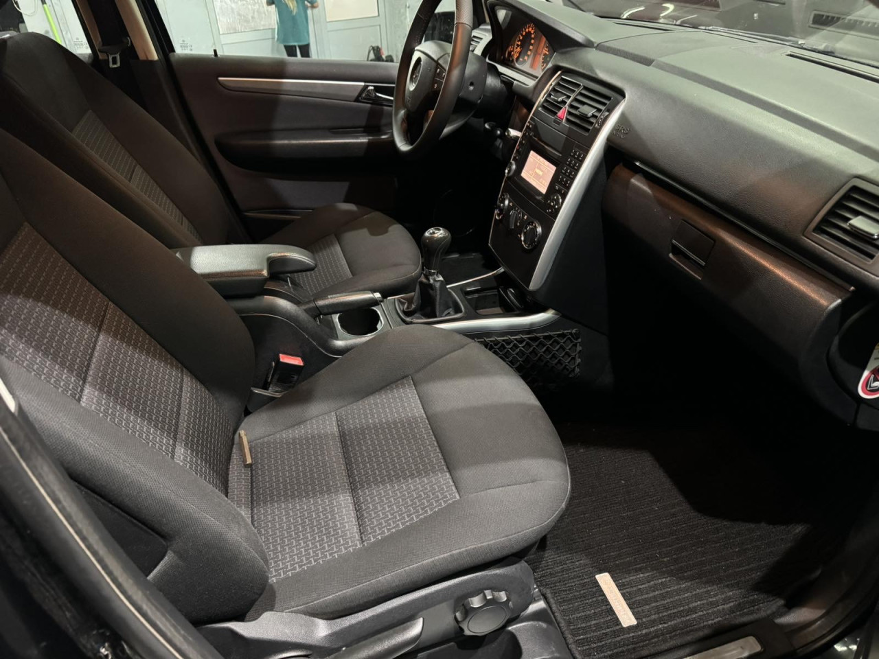 MERCEDES-BENZ B180 CDI, 2010 GODINA,REGISTROVAN