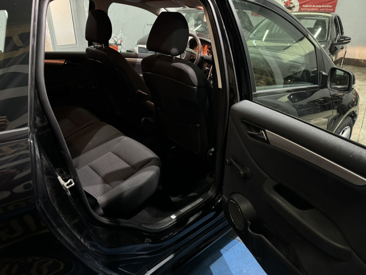 MERCEDES-BENZ B180 CDI, 2010 GODINA,REGISTROVAN