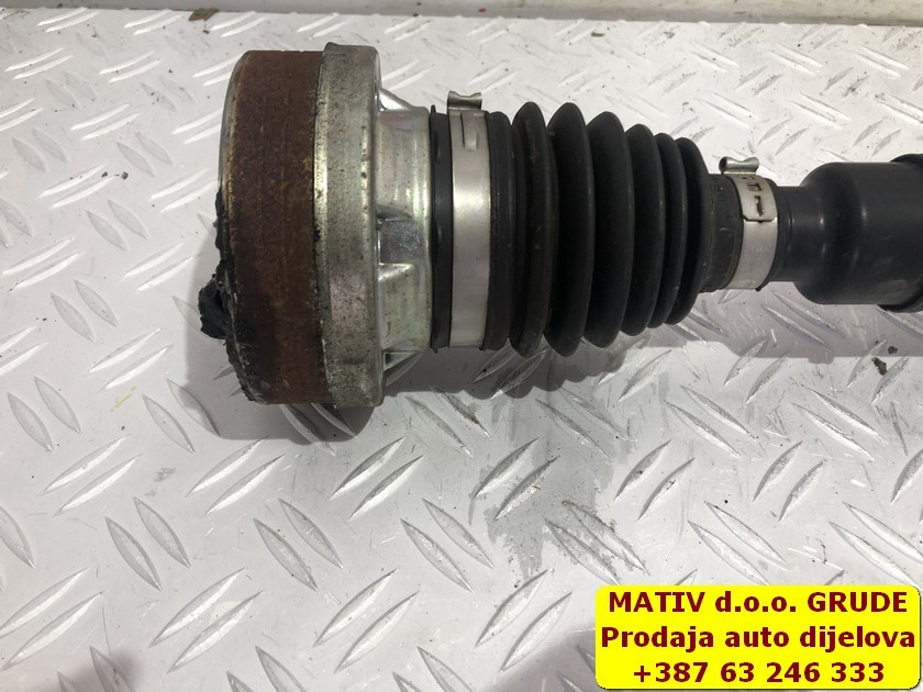 Poluosovina DESNA VW Passat B8 1,6 TDI 2017 3Q0407272BP