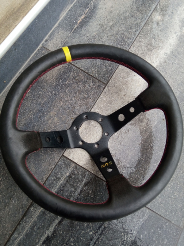 Sportski volan RRS i naba momo golf 2 / 3