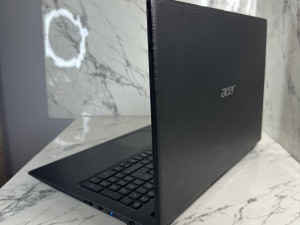 Acer aspire 3 i5-7th Gen Ram 8GB/ 500GB HDD