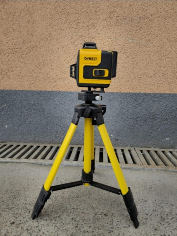 Laser dewalt 4 D gradjevinski +tronozac