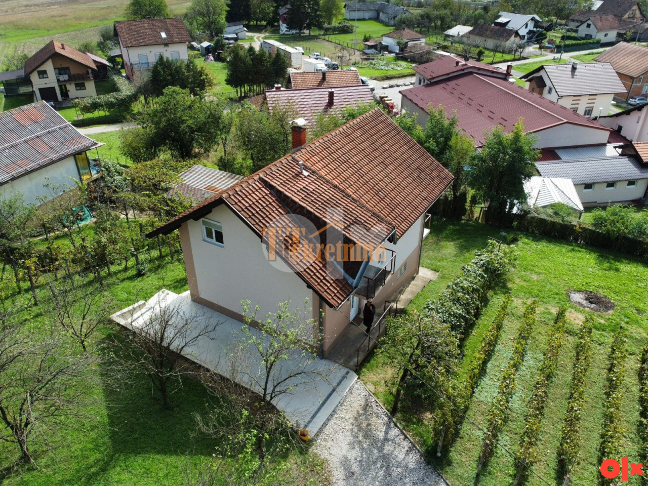 Kuća 234m2 i placa 1516m2 - Glamočani 2