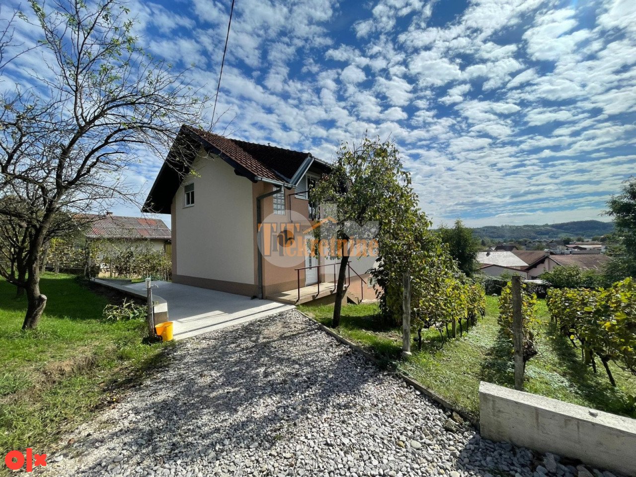 Kuća 234m2 i placa 1516m2 - Glamočani 3
