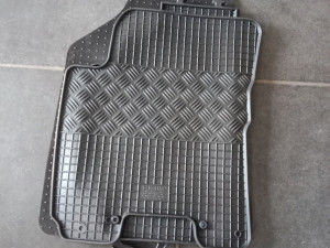 PATOSNICE PODMETAČI GUMA KIA SPORTAGE TUCSON 04-