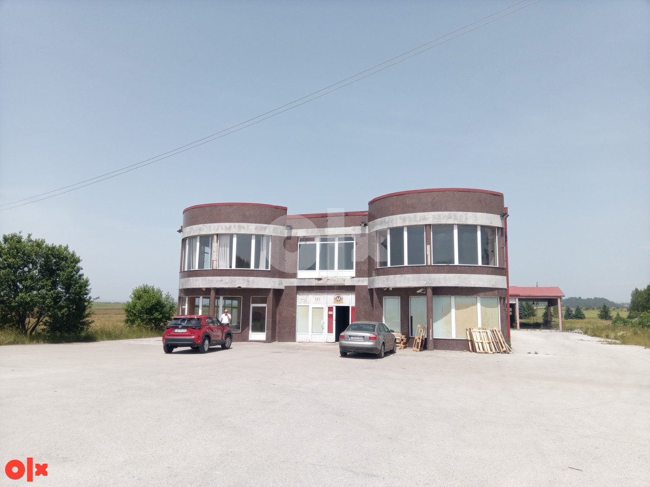 Poslovni prostor Bjelosavljevići-Sokolac 1.500m2