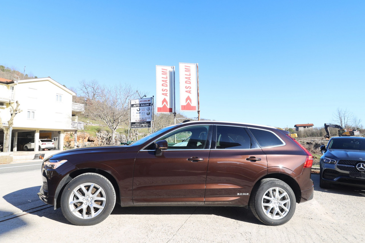 Volvo XC60 2.0 B4 AWD Geartronic Momentum VIRTUAL PANORAMA