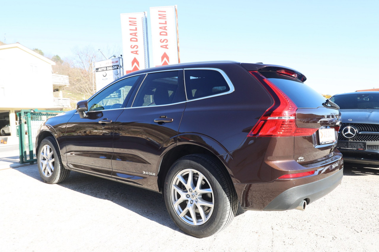 Volvo XC60 2.0 B4 AWD Geartronic Momentum VIRTUAL PANORAMA