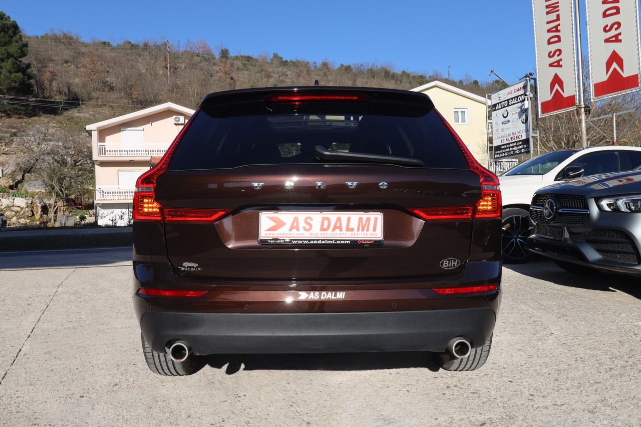 Volvo XC60 2.0 B4 AWD Geartronic Momentum VIRTUAL PANORAMA