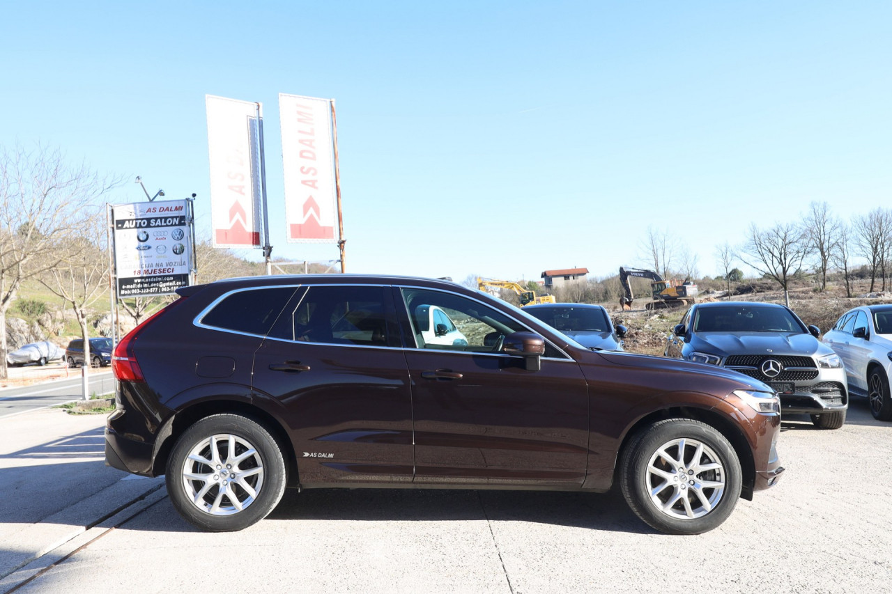 Volvo XC60 2.0 B4 AWD Geartronic Momentum VIRTUAL PANORAMA
