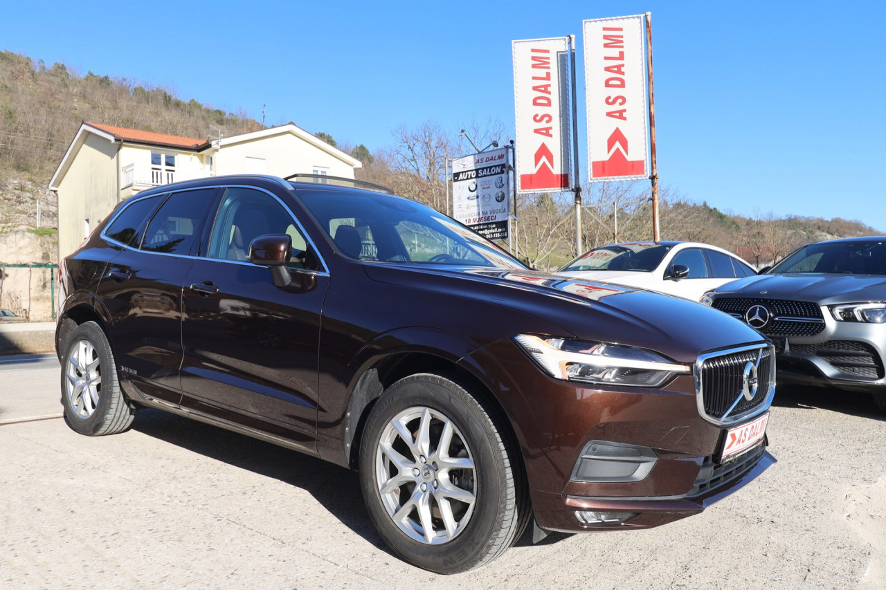 Volvo XC60 2.0 B4 AWD Geartronic Momentum VIRTUAL PANORAMA