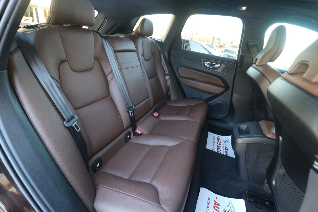 Volvo XC60 2.0 B4 AWD Geartronic Momentum VIRTUAL PANORAMA