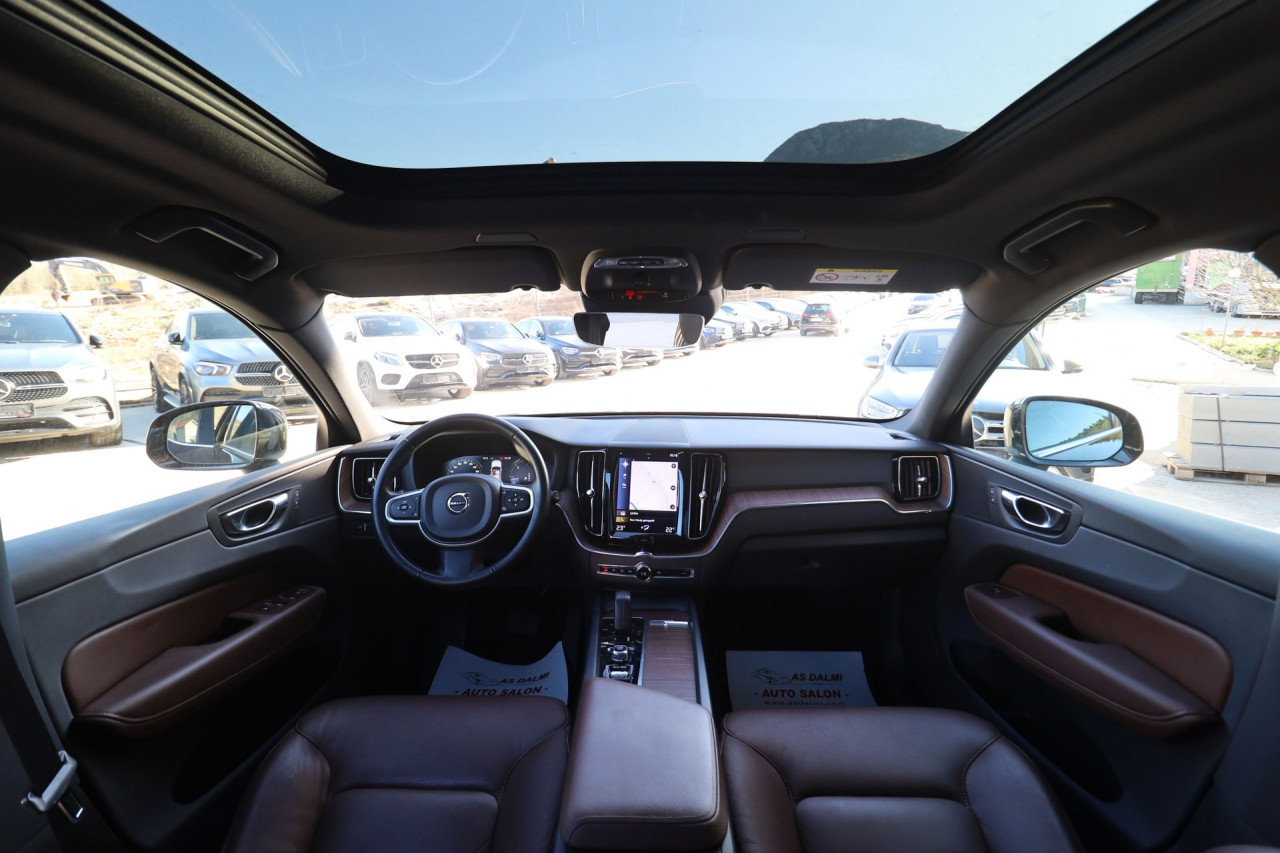 Volvo XC60 2.0 B4 AWD Geartronic Momentum VIRTUAL PANORAMA