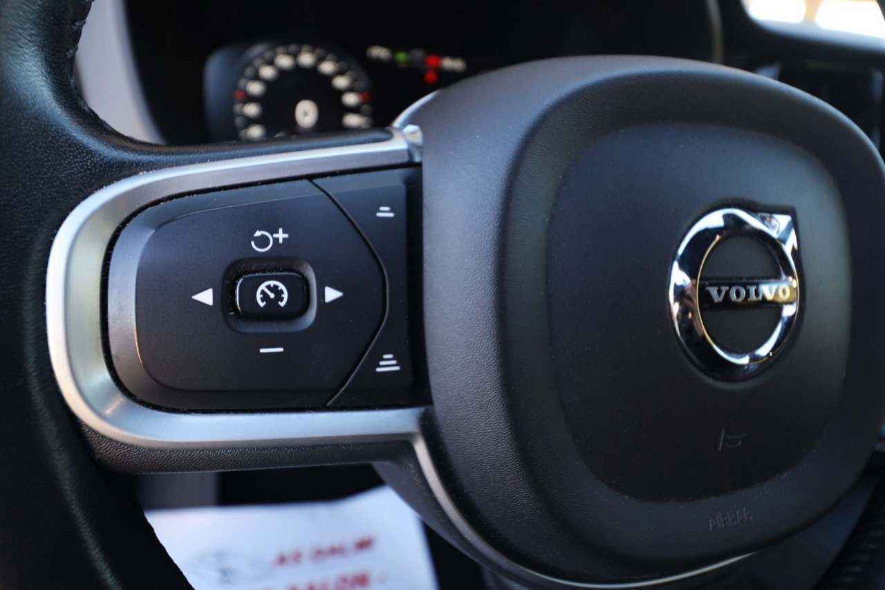 Volvo XC60 2.0 B4 AWD Geartronic Momentum VIRTUAL PANORAMA