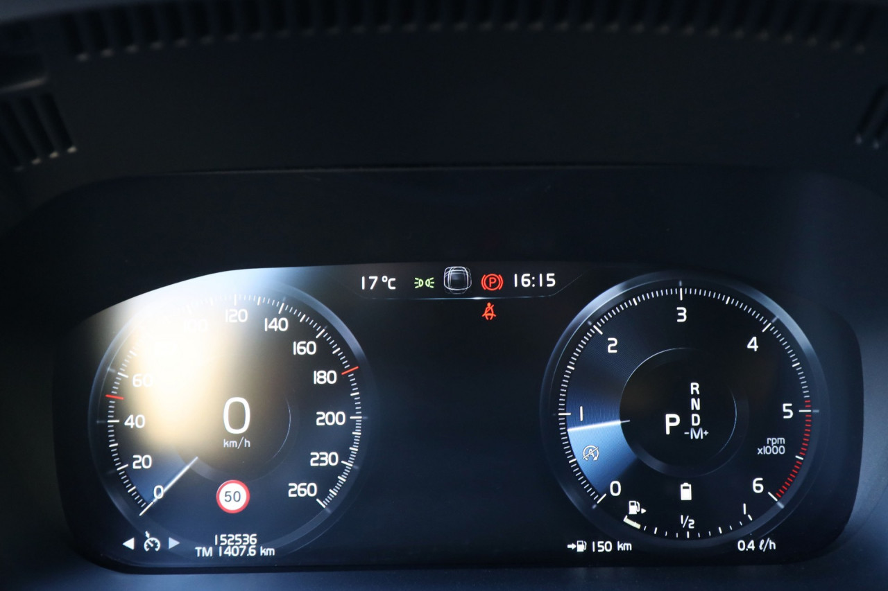 Volvo XC60 2.0 B4 AWD Geartronic Momentum VIRTUAL PANORAMA