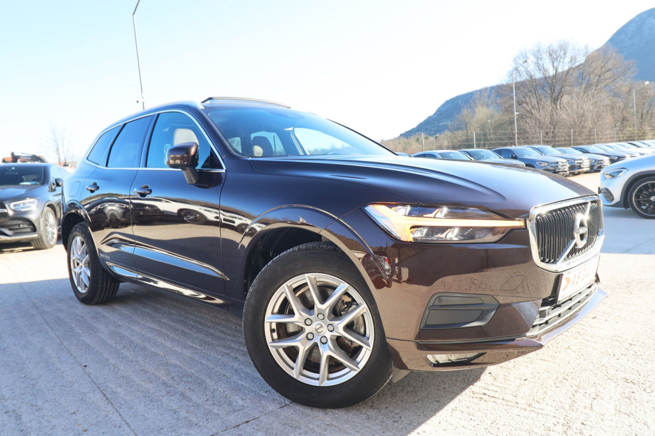 Volvo XC60 2.0 B4 AWD Geartronic Momentum VIRTUAL PANORAMA