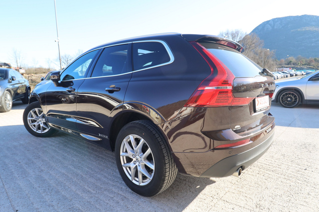 Volvo XC60 2.0 B4 AWD Geartronic Momentum VIRTUAL PANORAMA