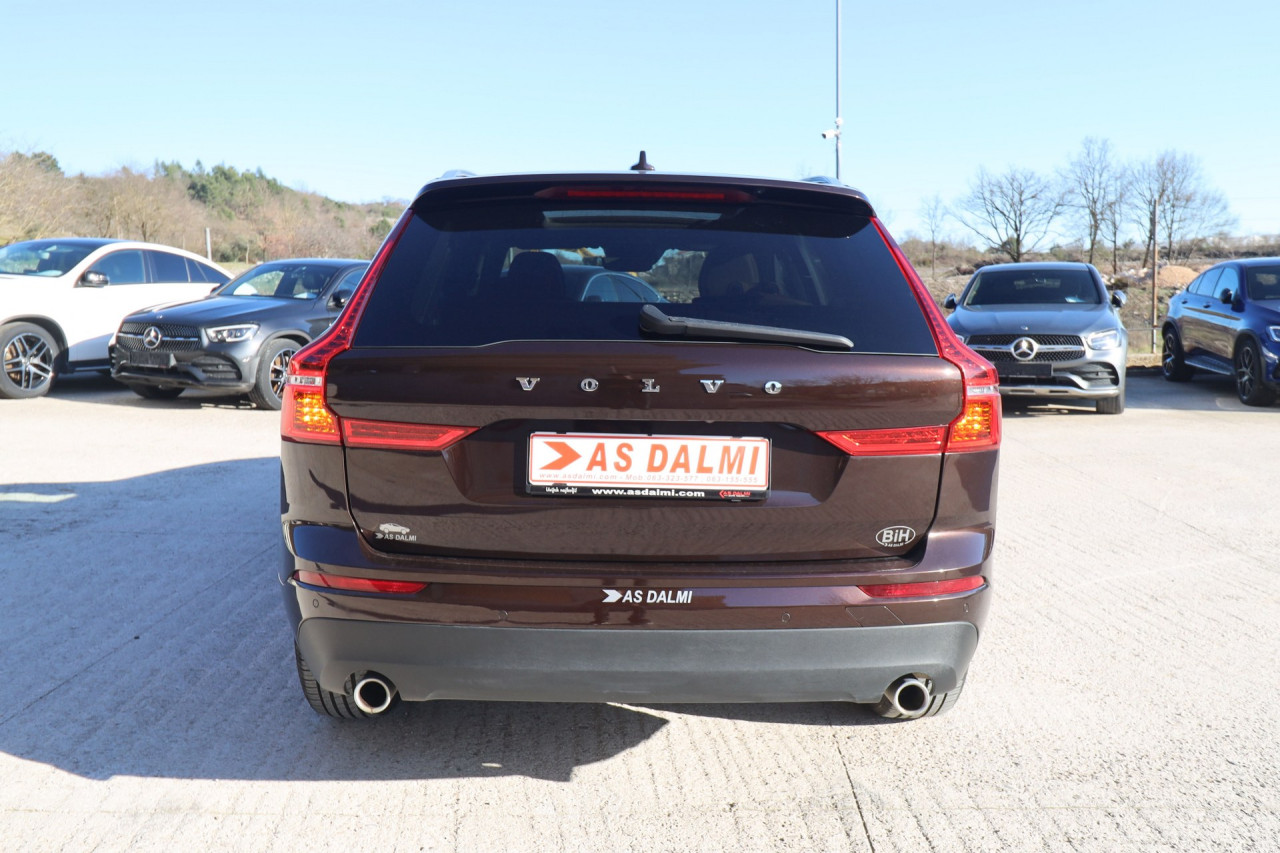 Volvo XC60 2.0 B4 AWD Geartronic Momentum VIRTUAL PANORAMA