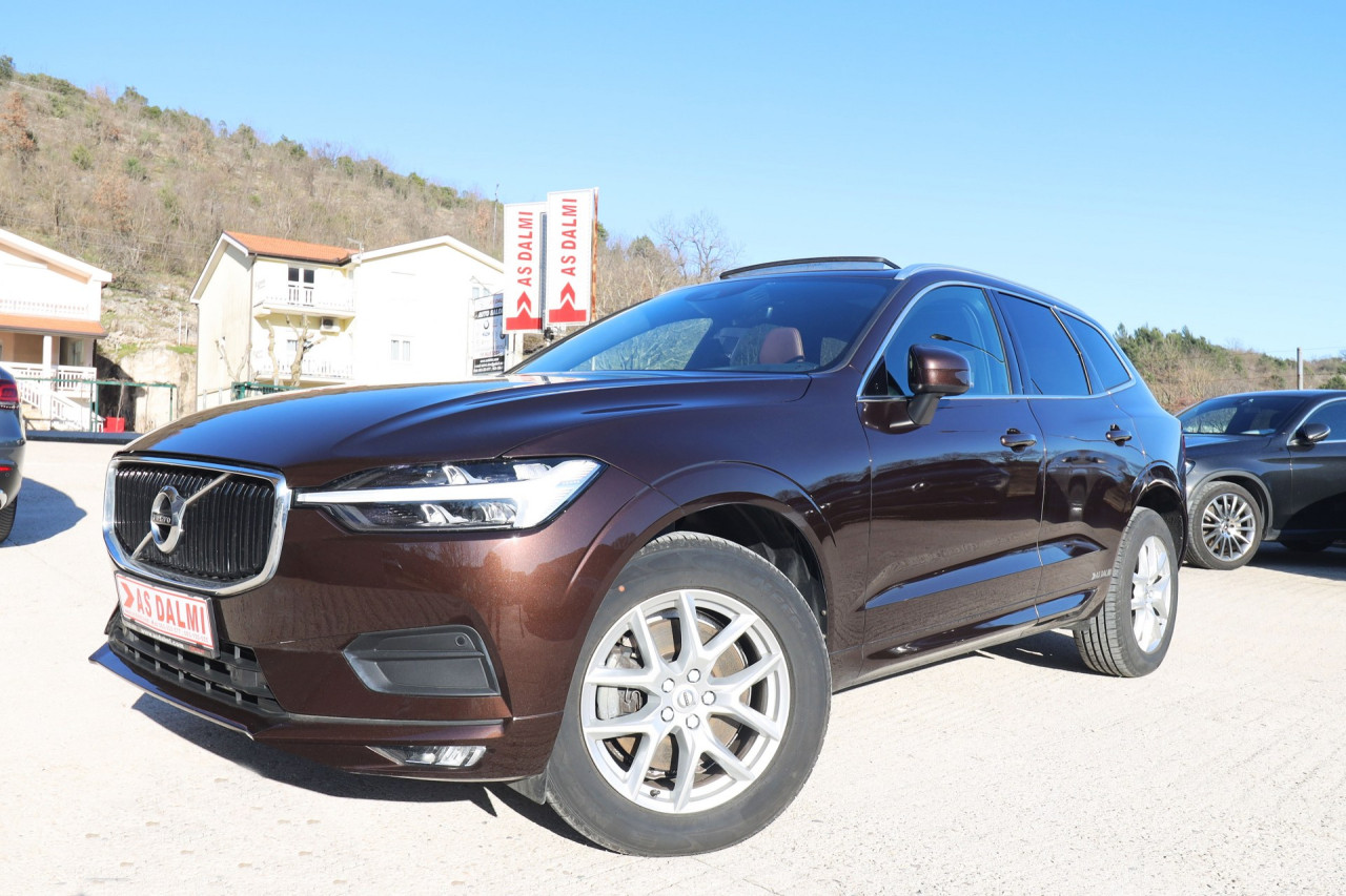 Volvo XC60 2.0 B4 AWD Geartronic Momentum VIRTUAL PANORAMA