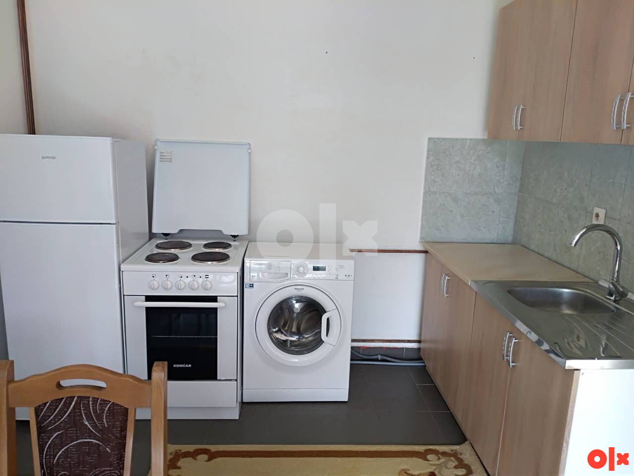 IZDAJE SE KUCA NA PERIFERIJI GRADA VISOKO, GRACANICA 8
