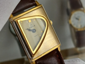 AWAX VINTAGE DAMSKI ELEGANTNI zenski rucni sat KAO NOV!