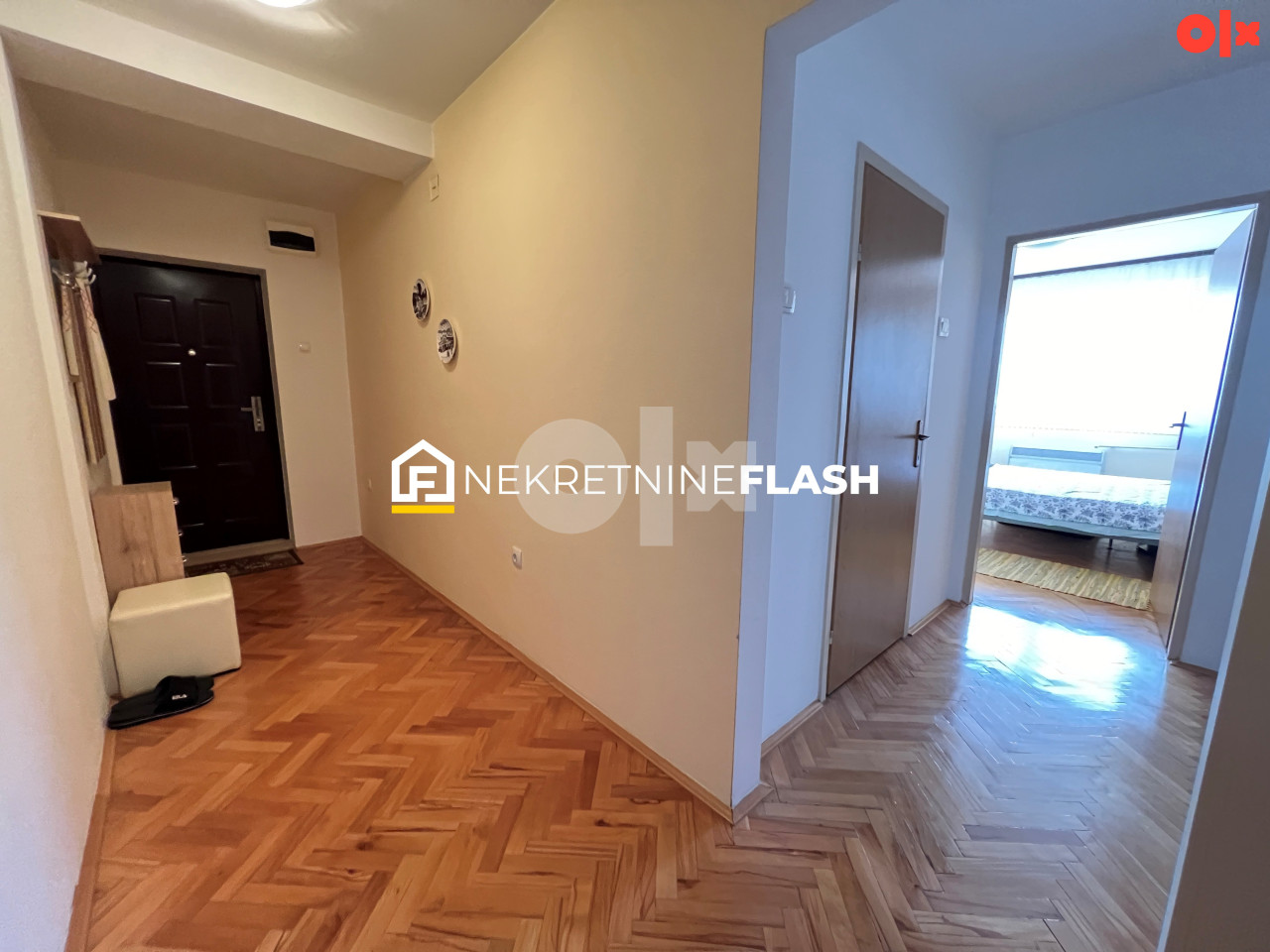 FLASH: Dvosoban stan - ZENICA - Strogi centar