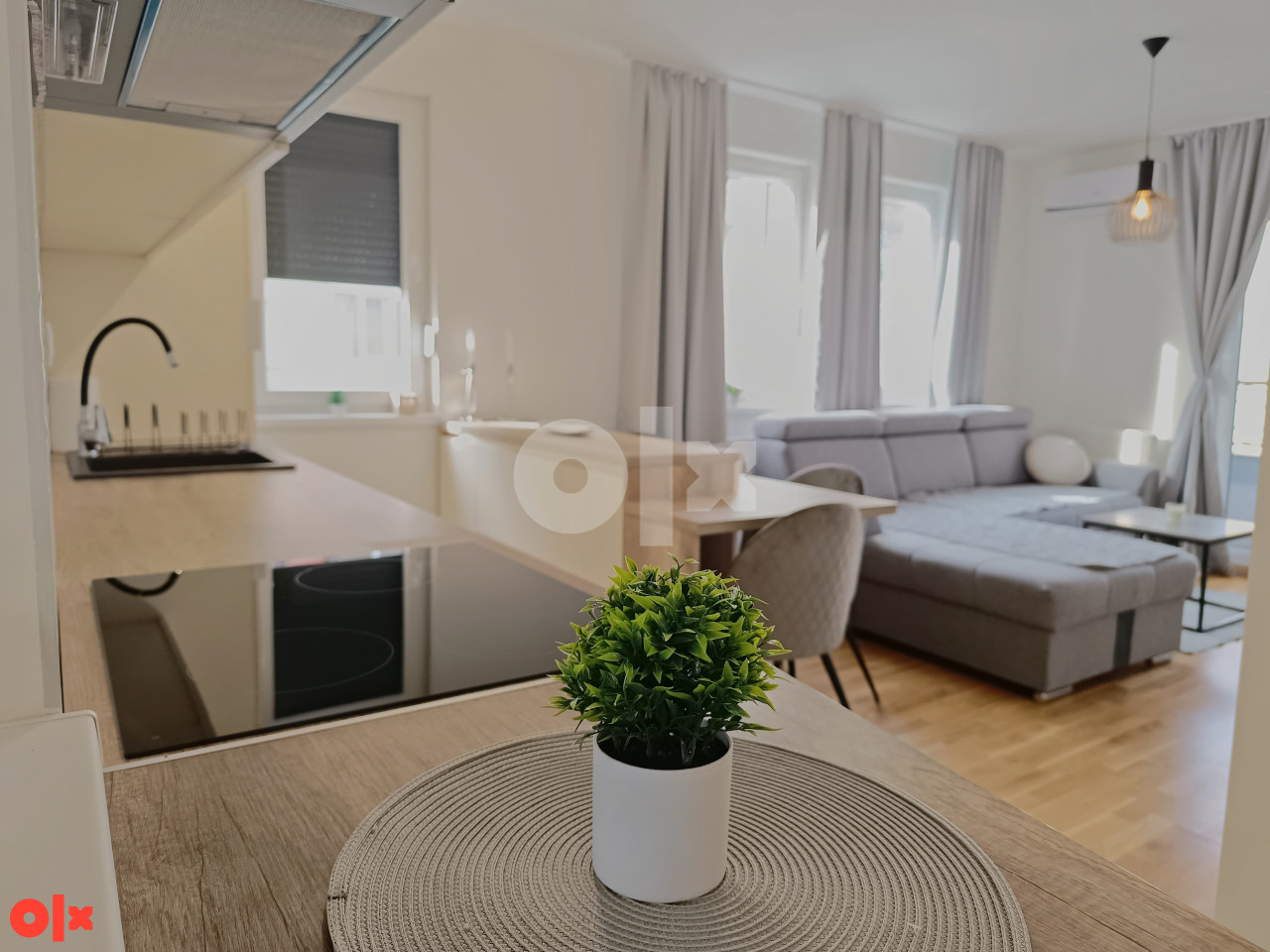 Stan na dan Bijeljina - "Zara" 066/317-328 065/980-888 14