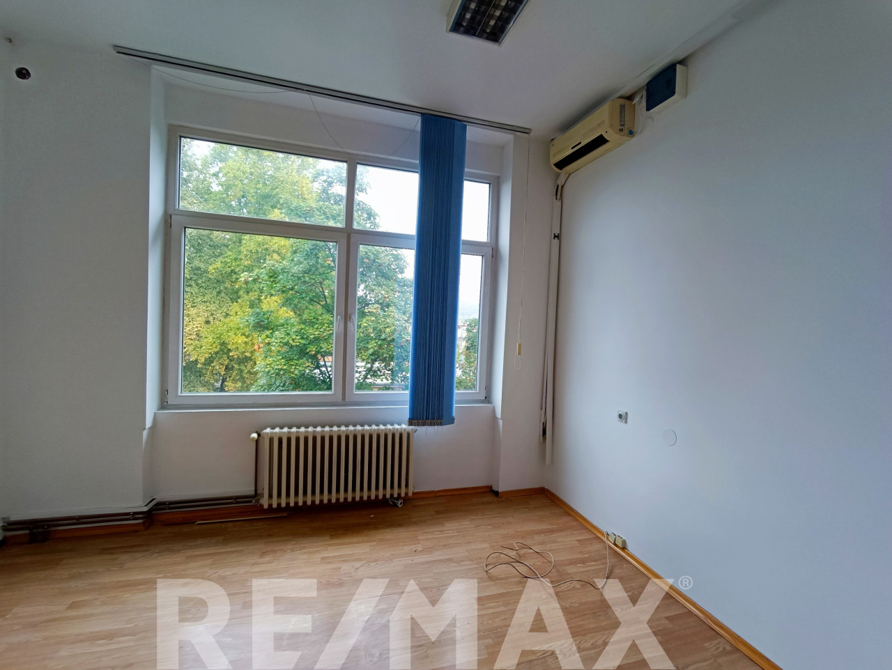 Kancelarijski prostor 400m2 kod Incela 9