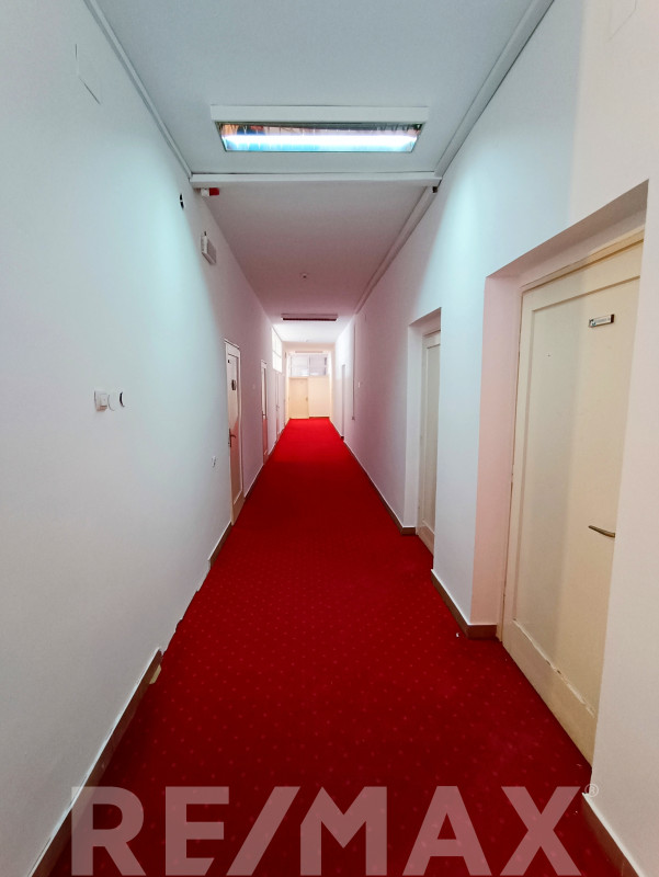 Kancelarijski prostor 400m2 kod Incela 15