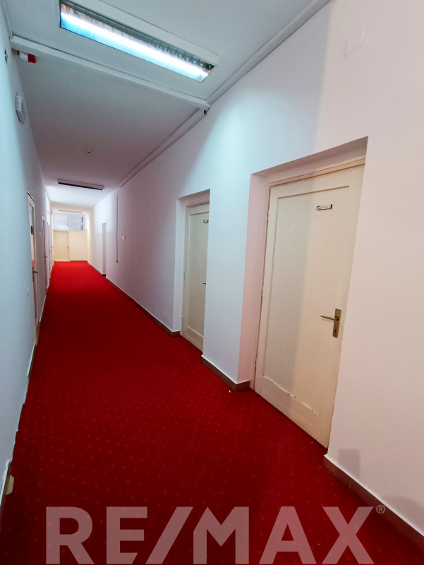 Kancelarijski prostor 400m2 kod Incela 16