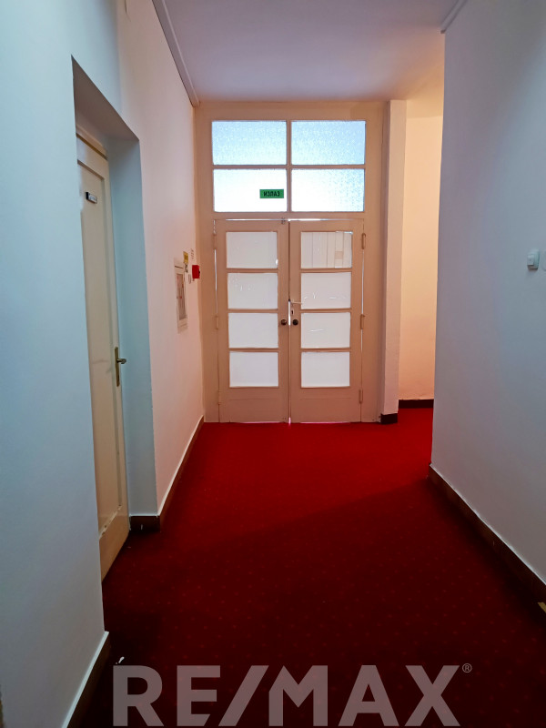 Kancelarijski prostor 400m2 kod Incela 17