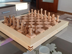 Šah, šahovska garnitura, šahovski set (ručni rad)